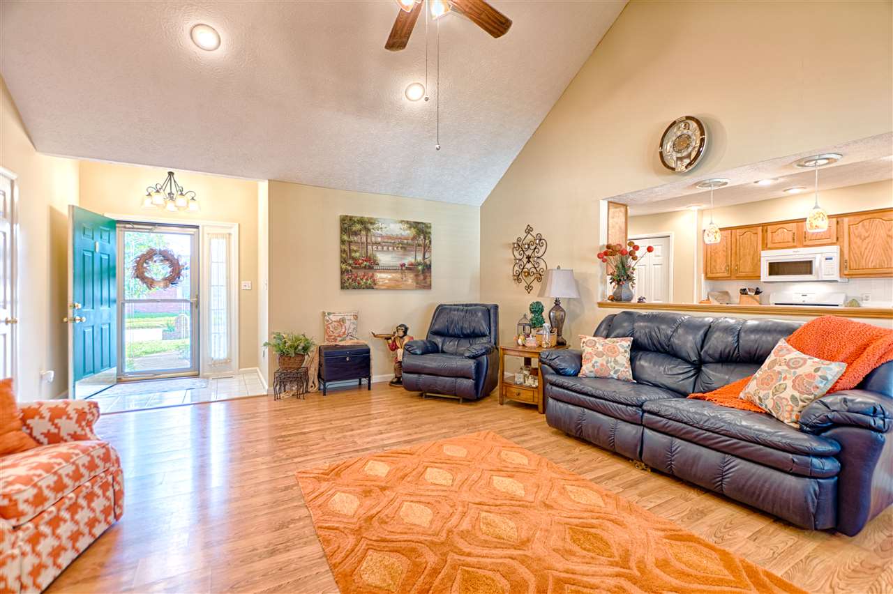 9744 Rabbit Run Drive Newburgh, IN 47630 - Photo 4 of 25 Gallery Image 4