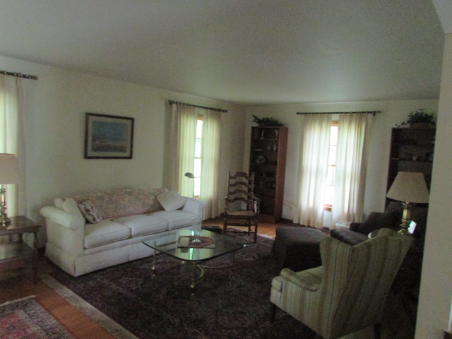 422 North Tyler Road St. Charles, IL 60174 - Photo 9 of 21