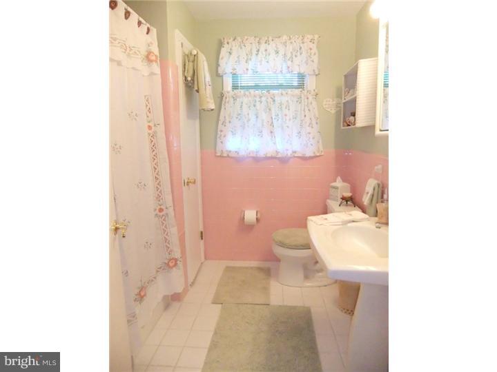 505 Cheyney Road Springfield, PA 19064 - Photo 14 of 25 Bathroom