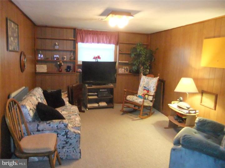505 Cheyney Road Springfield, PA 19064 - Photo 19 of 25 Family Room