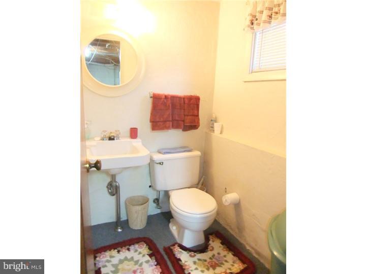 505 Cheyney Road Springfield, PA 19064 - Photo 21 of 25 Bathroom