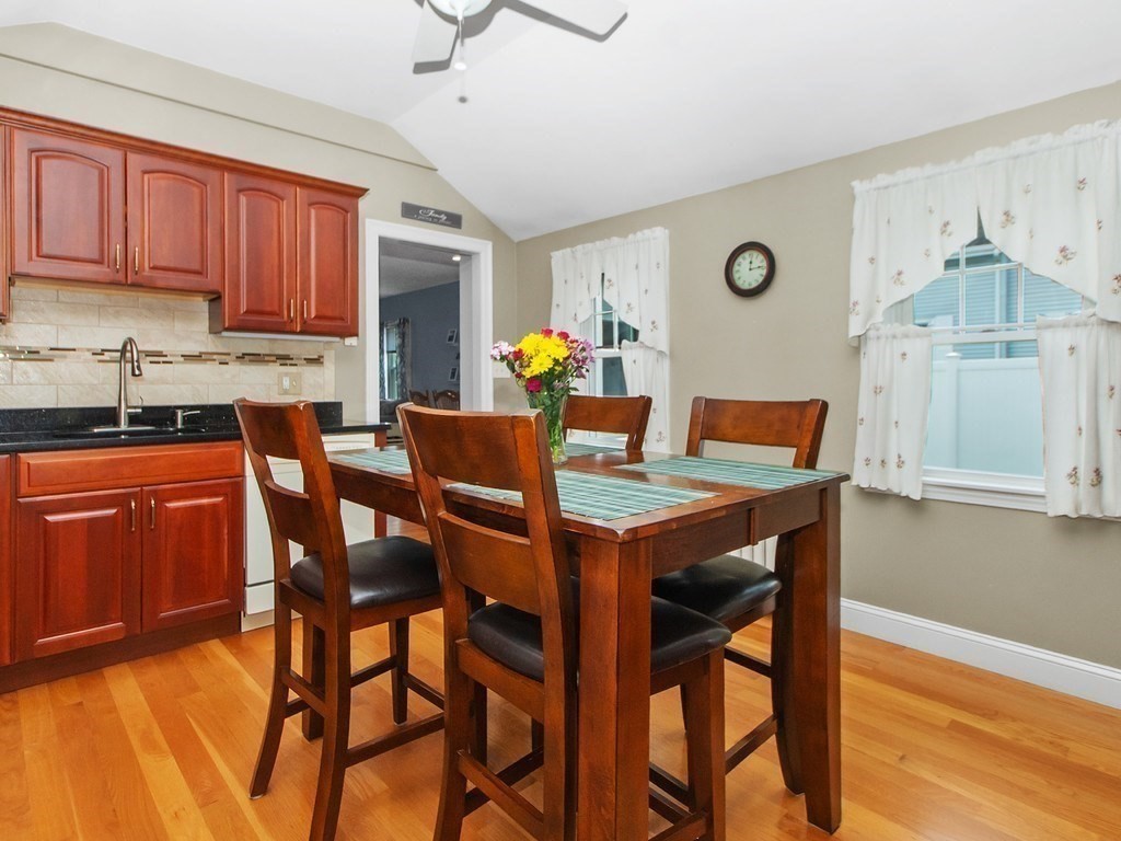 29 Ash Street Waltham, MA 02453 - Photo 6 of 37