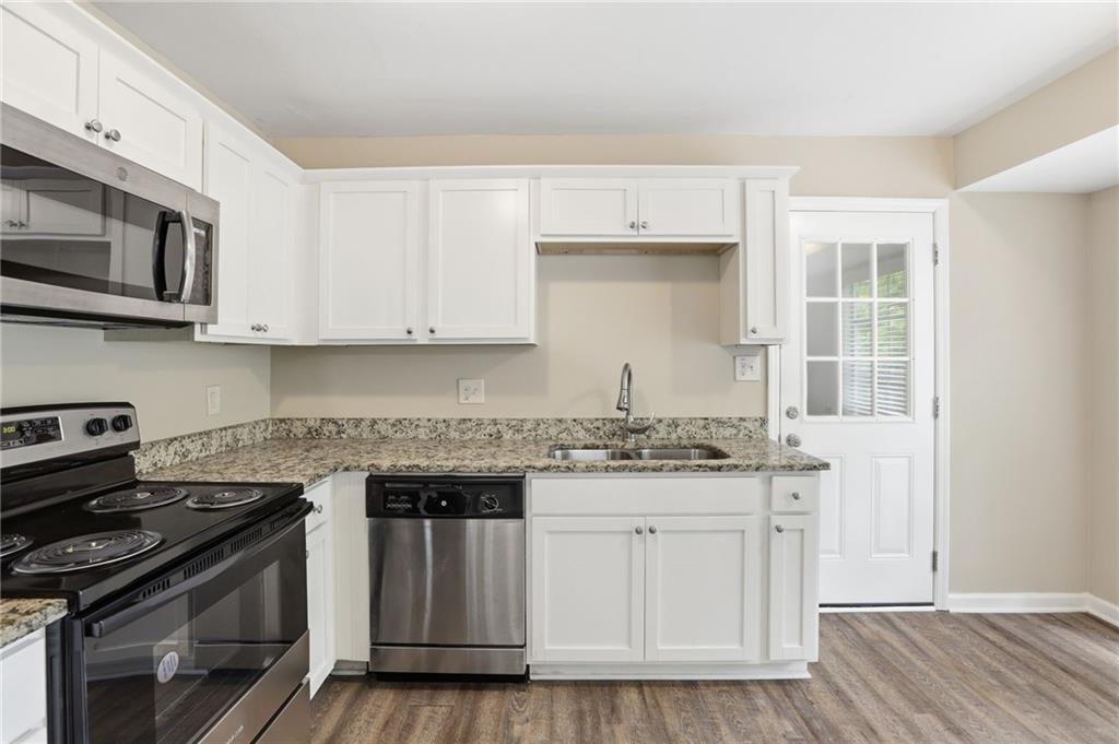 2225 Emerald Castle Drive Decatur, GA 30035 - Photo 12 of 31 Gallery Image 12