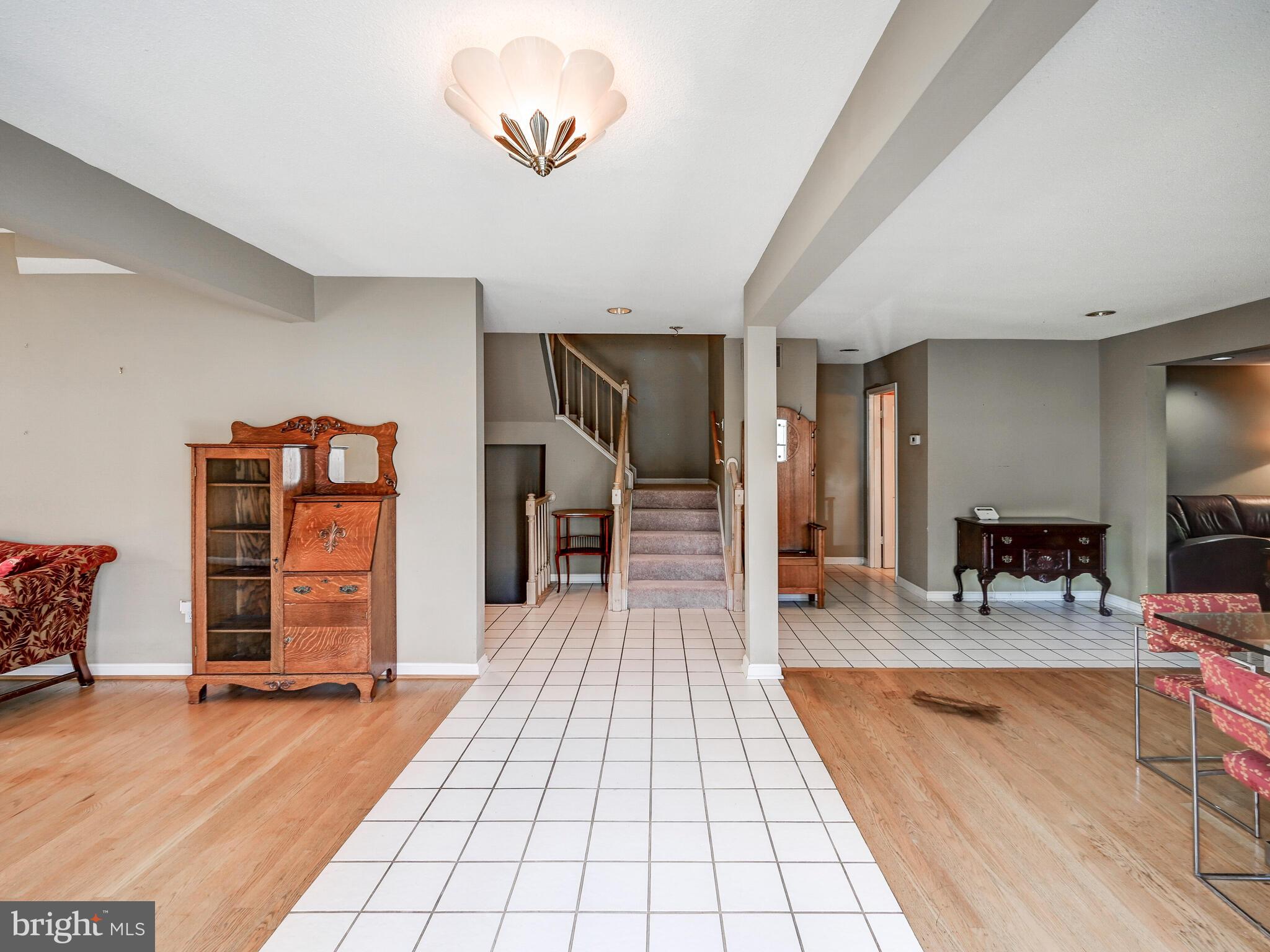 8 Raisin Tree Circle Baltimore, MD 21208 - Photo 5 of 44 Gallery Image 5