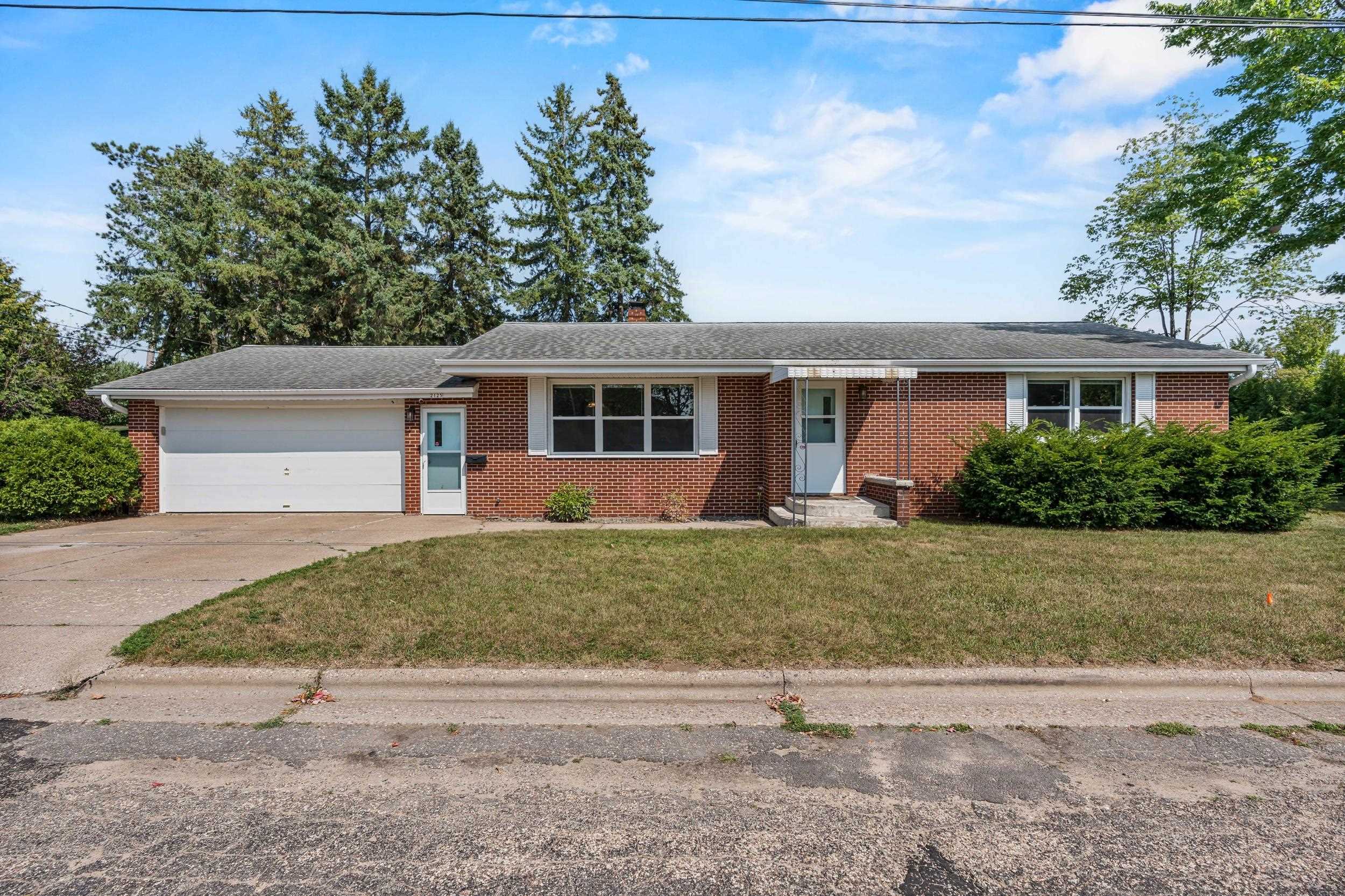 2125 Indiana Avenue Stevens Point, WI 54481 - Photo 2 of 52 Gallery Image 2
