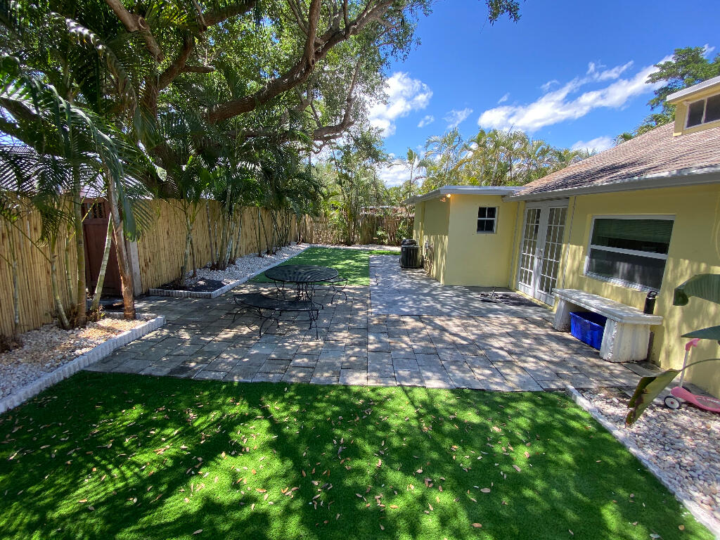 1790 Ridge Road North Palm Beach, FL 33408 - Photo 18 of 19 17