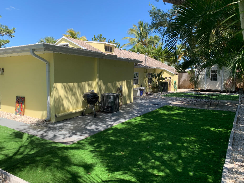 1790 Ridge Road North Palm Beach, FL 33408 - Photo 4 of 19 03