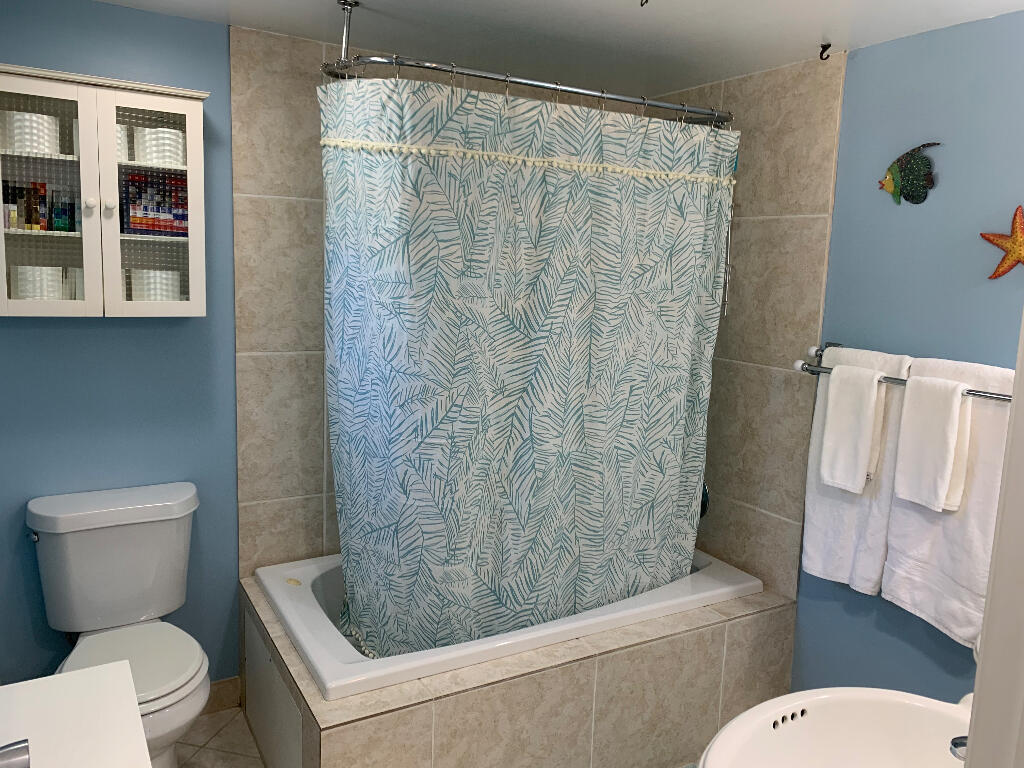 1790 Ridge Road North Palm Beach, FL 33408 - Photo 10 of 19 09