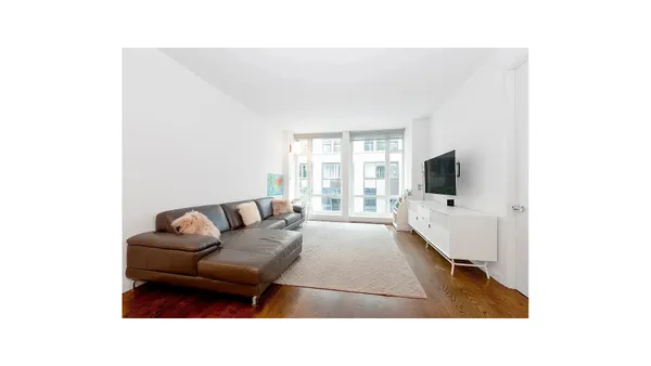 $9,500 | 133 West 22nd Street, Unit 2F | Chelsea