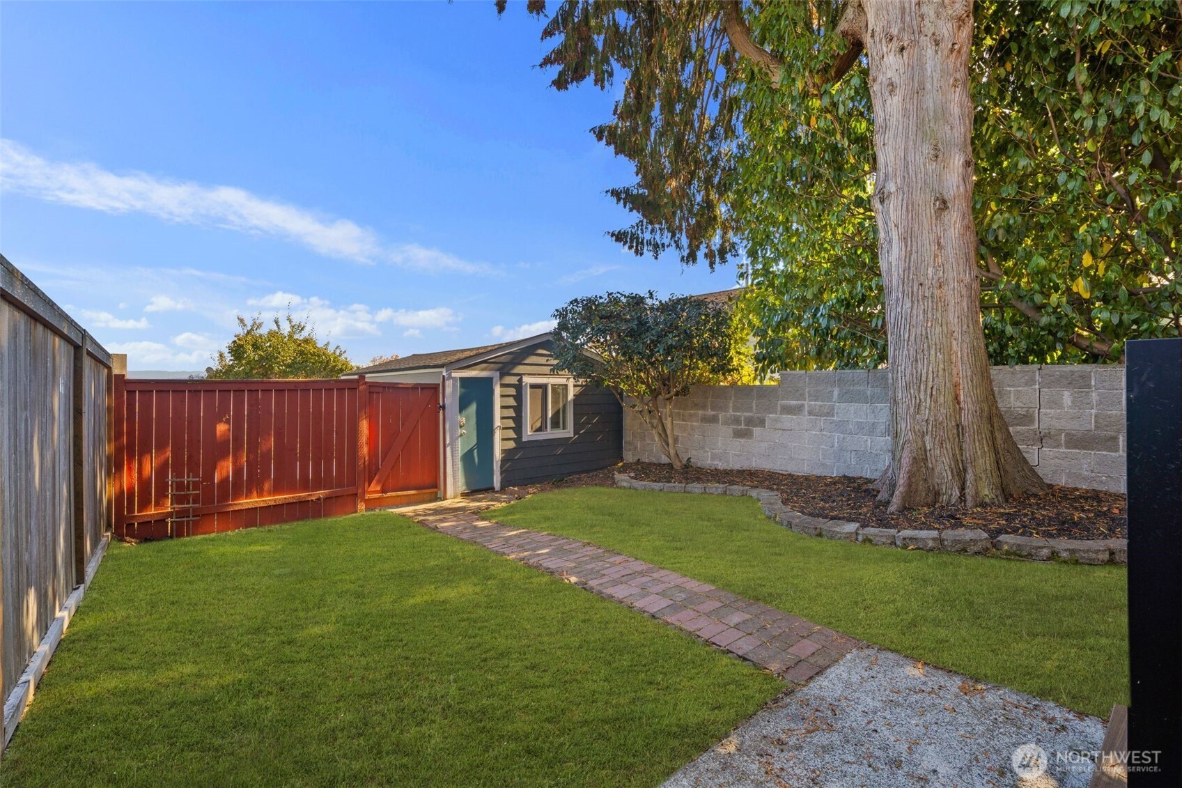 4446 39th Avenue Southwest Seattle, WA 98116 - Photo 24 of 30