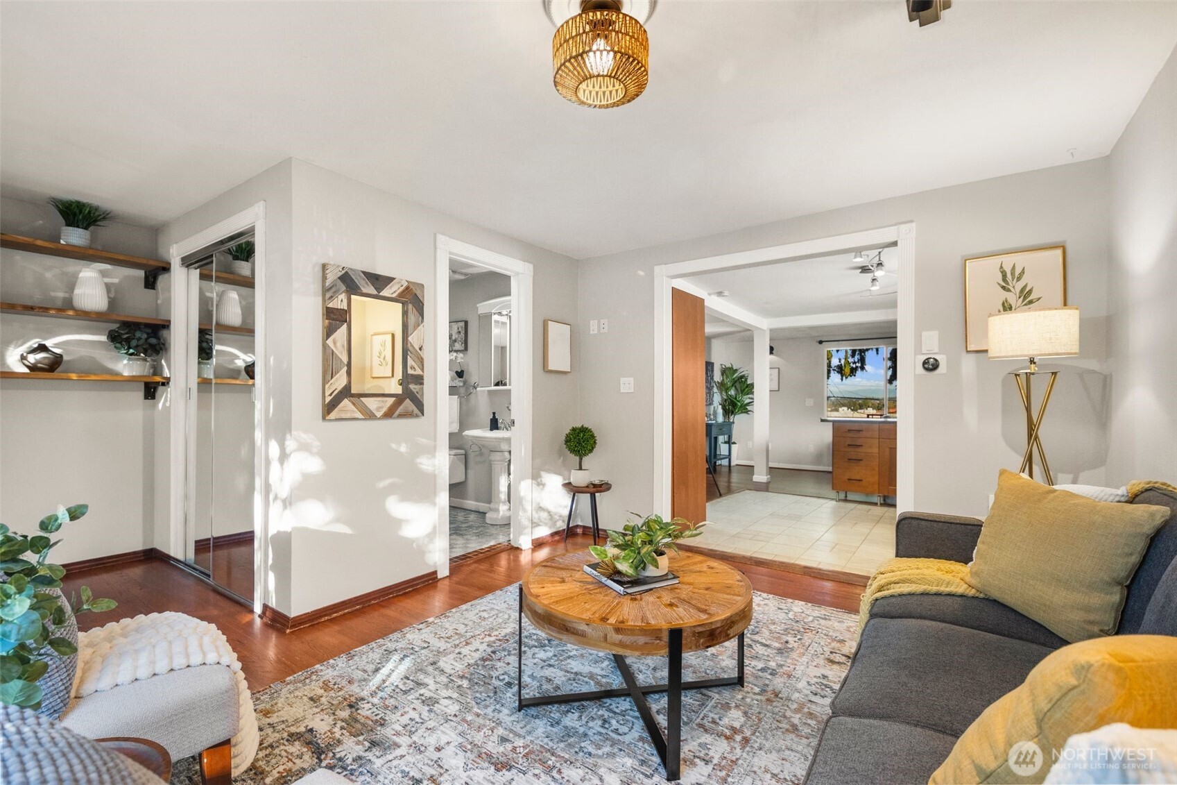 4446 39th Avenue Southwest Seattle, WA 98116 - Photo 7 of 30