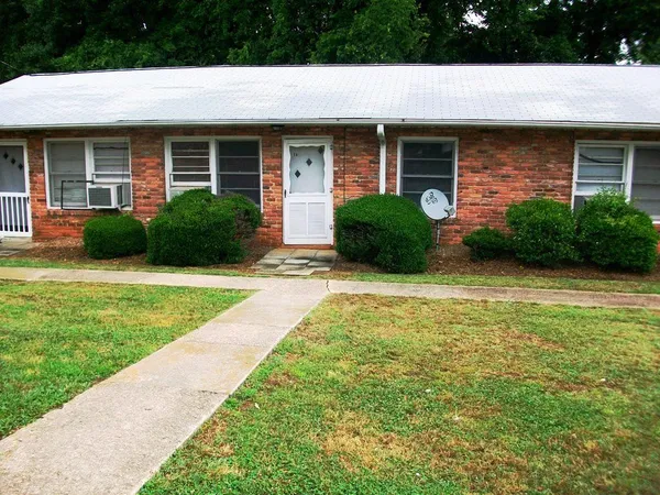 $900 | 311 Old Greenville Highway, Unit 8, Clemson, SC 29631