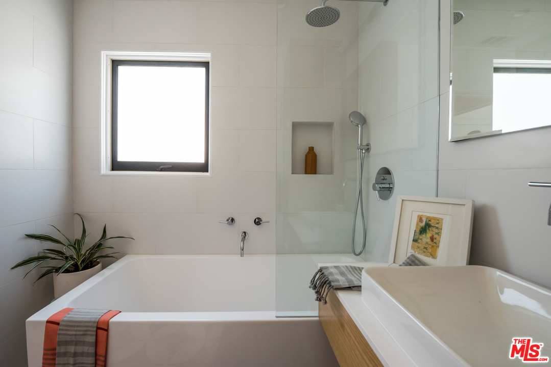 2607 Riverside Terrace Los Angeles, CA 90039 - Photo 21 of 47 Gallery Image 21