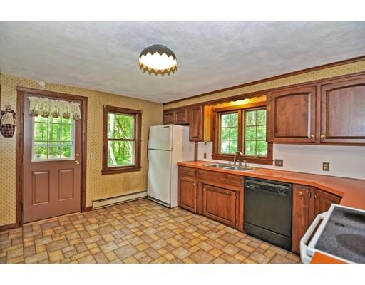 28 Colonial Road Sutton, MA 01590 - Photo 14 of 42