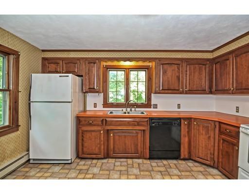 28 Colonial Road Sutton, MA 01590 - Photo 15 of 42
