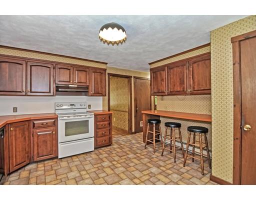 28 Colonial Road Sutton, MA 01590 - Photo 19 of 42