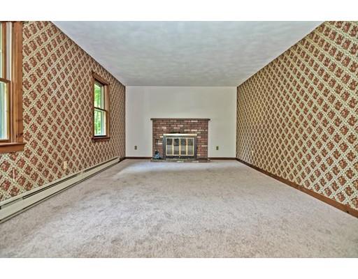 28 Colonial Road Sutton, MA 01590 - Photo 23 of 42