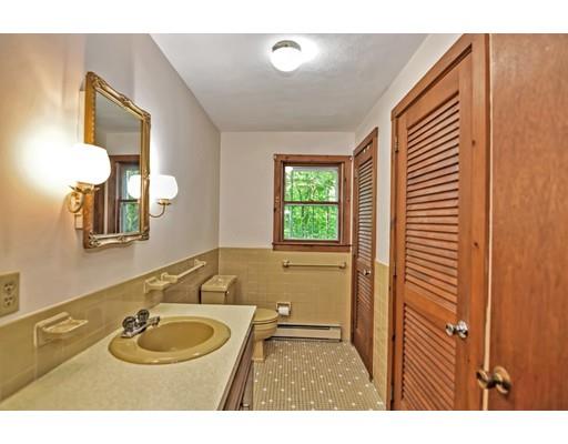 28 Colonial Road Sutton, MA 01590 - Photo 29 of 42