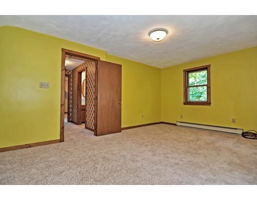 28 Colonial Road Sutton, MA 01590 - Photo 32 of 42
