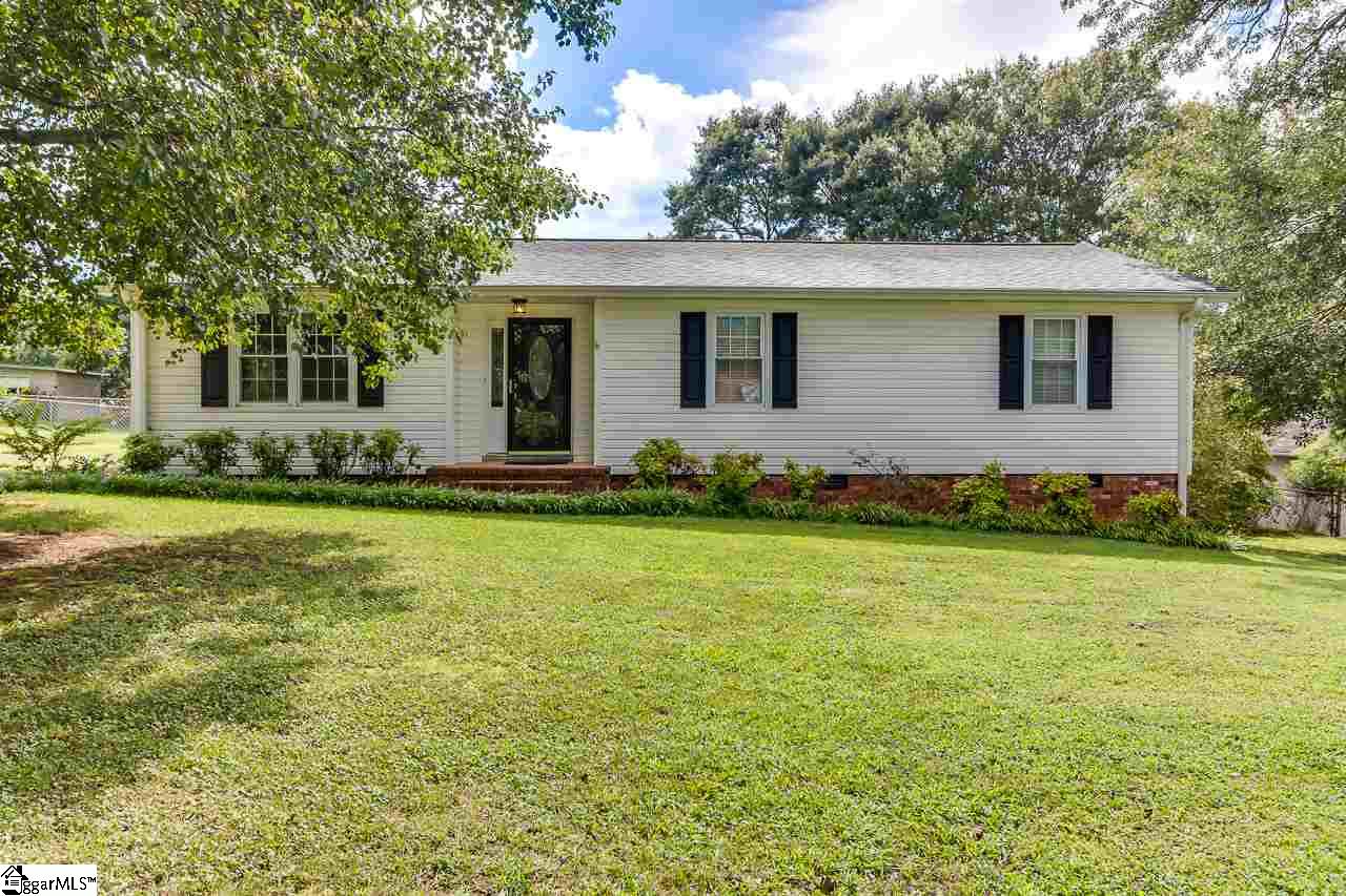 109 Country Glen Lane Pelzer, SC 29669 - Photo 1 of 33