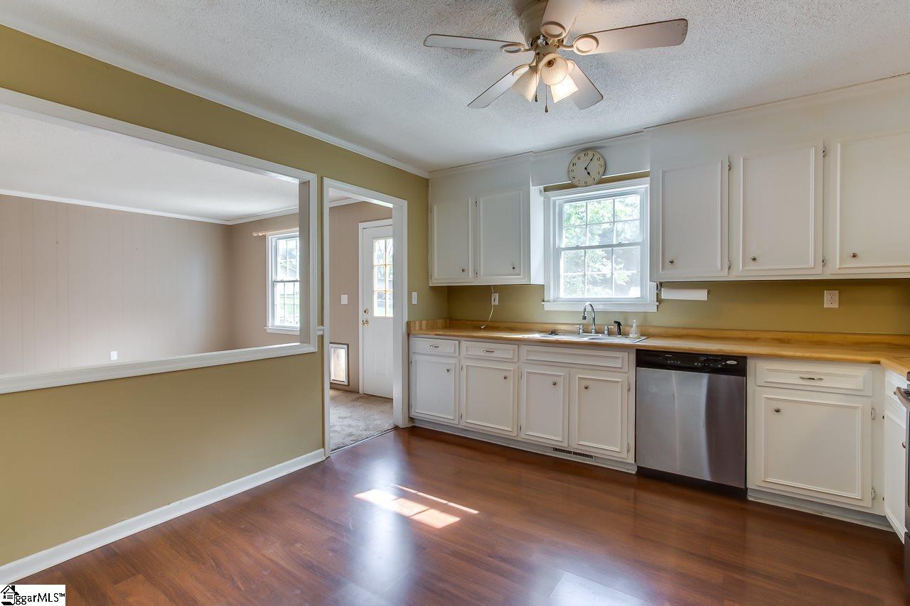 109 Country Glen Lane Pelzer, SC 29669 - Photo 14 of 33