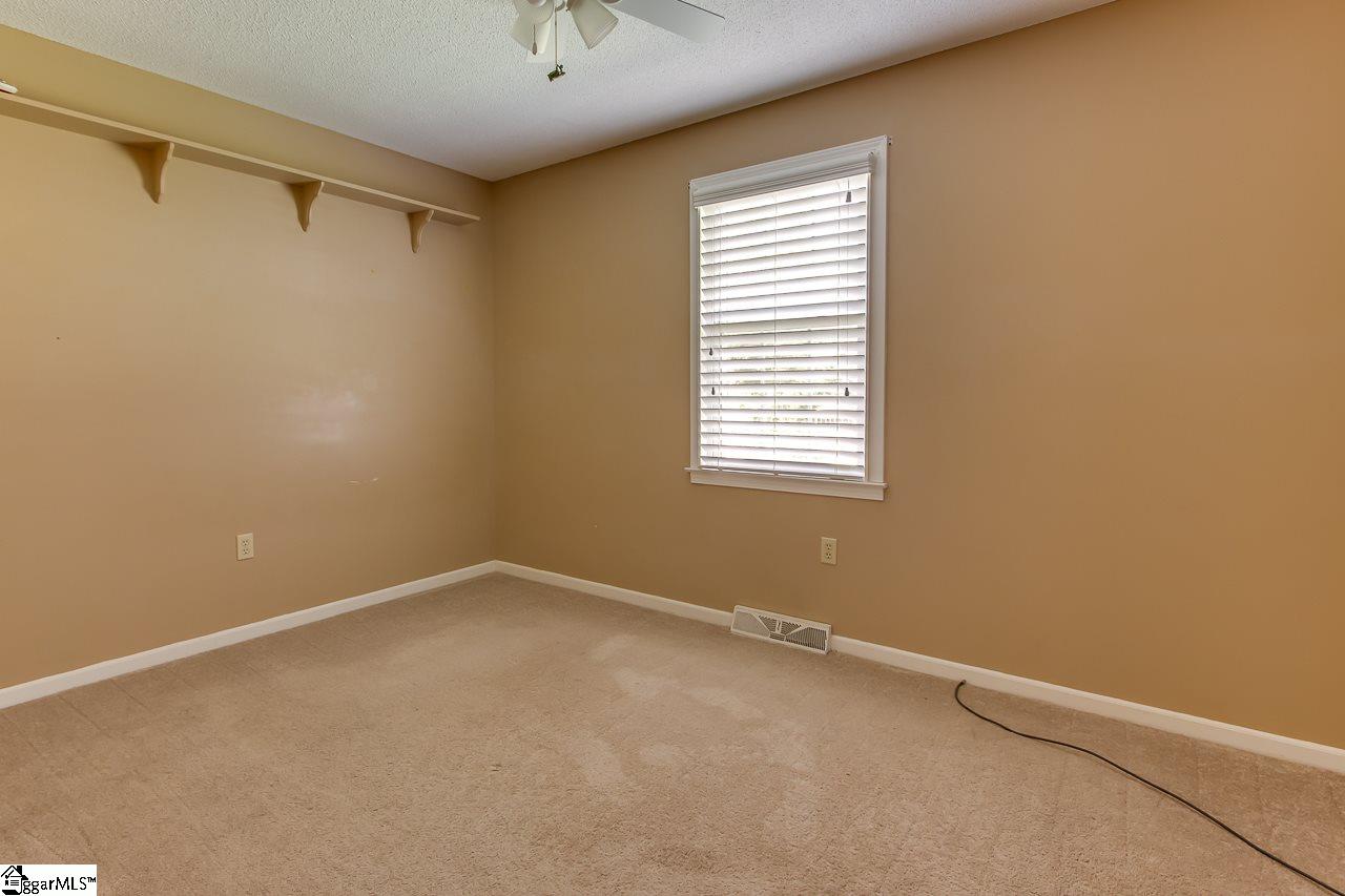 109 Country Glen Lane Pelzer, SC 29669 - Photo 20 of 33