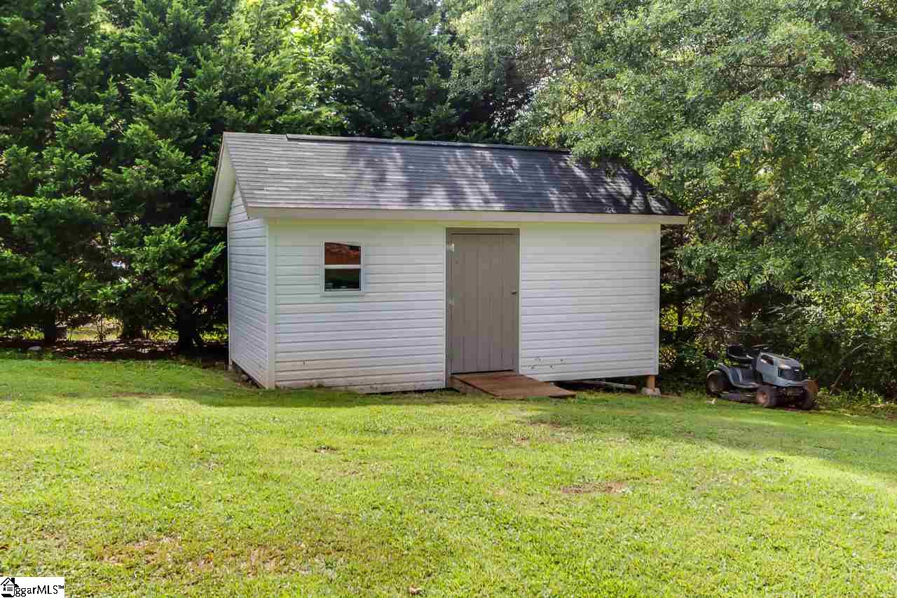 109 Country Glen Lane Pelzer, SC 29669 - Photo 30 of 33