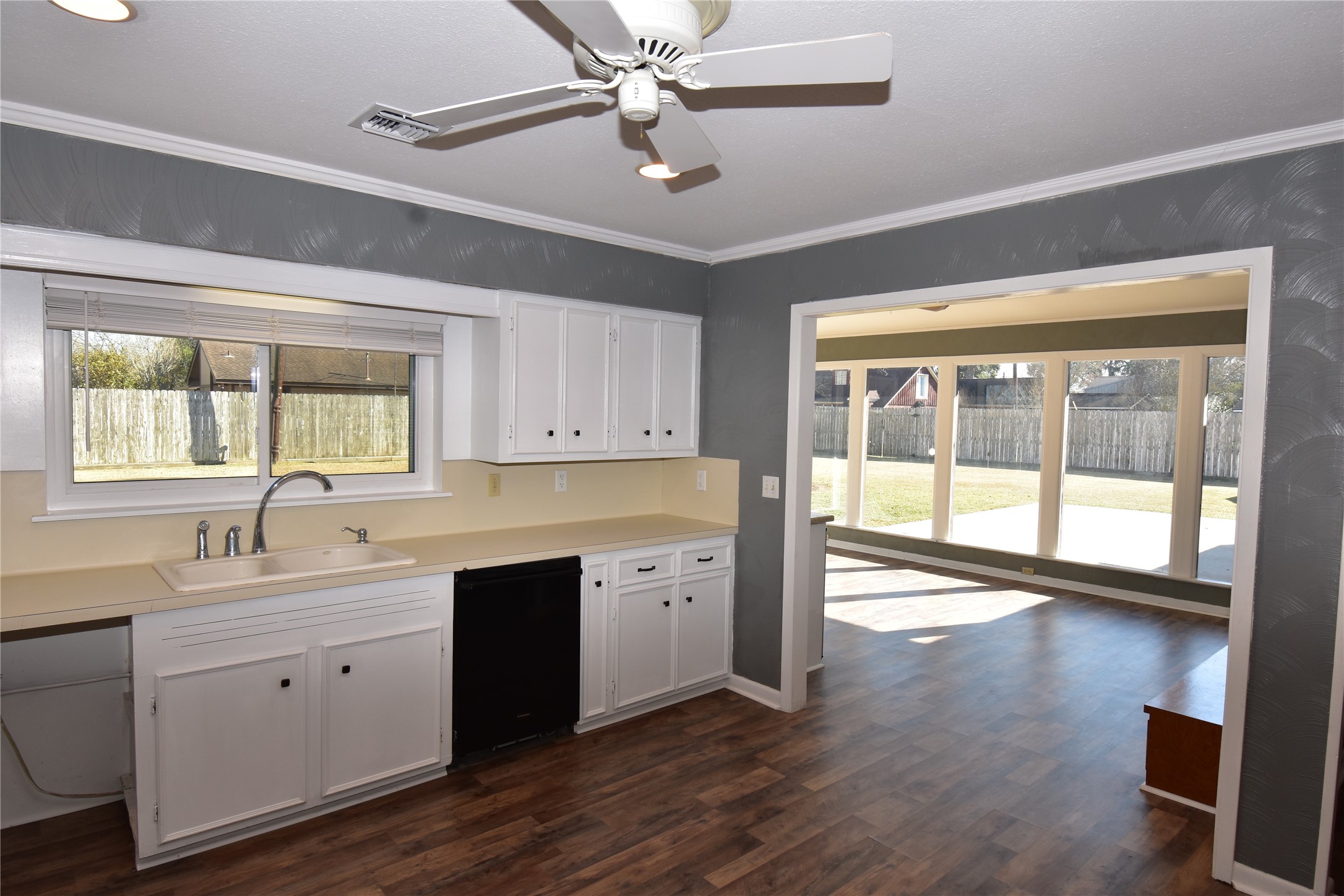 115 Neal Road Wharton, TX 77488 - Photo 18 of 45 KITCHEN