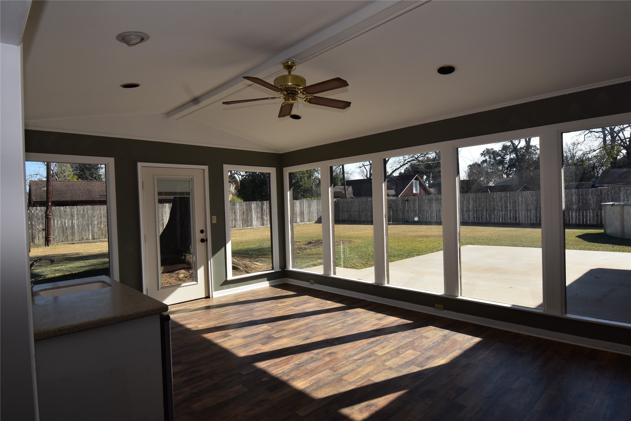 115 Neal Road Wharton, TX 77488 - Photo 22 of 45 SUN ROOM