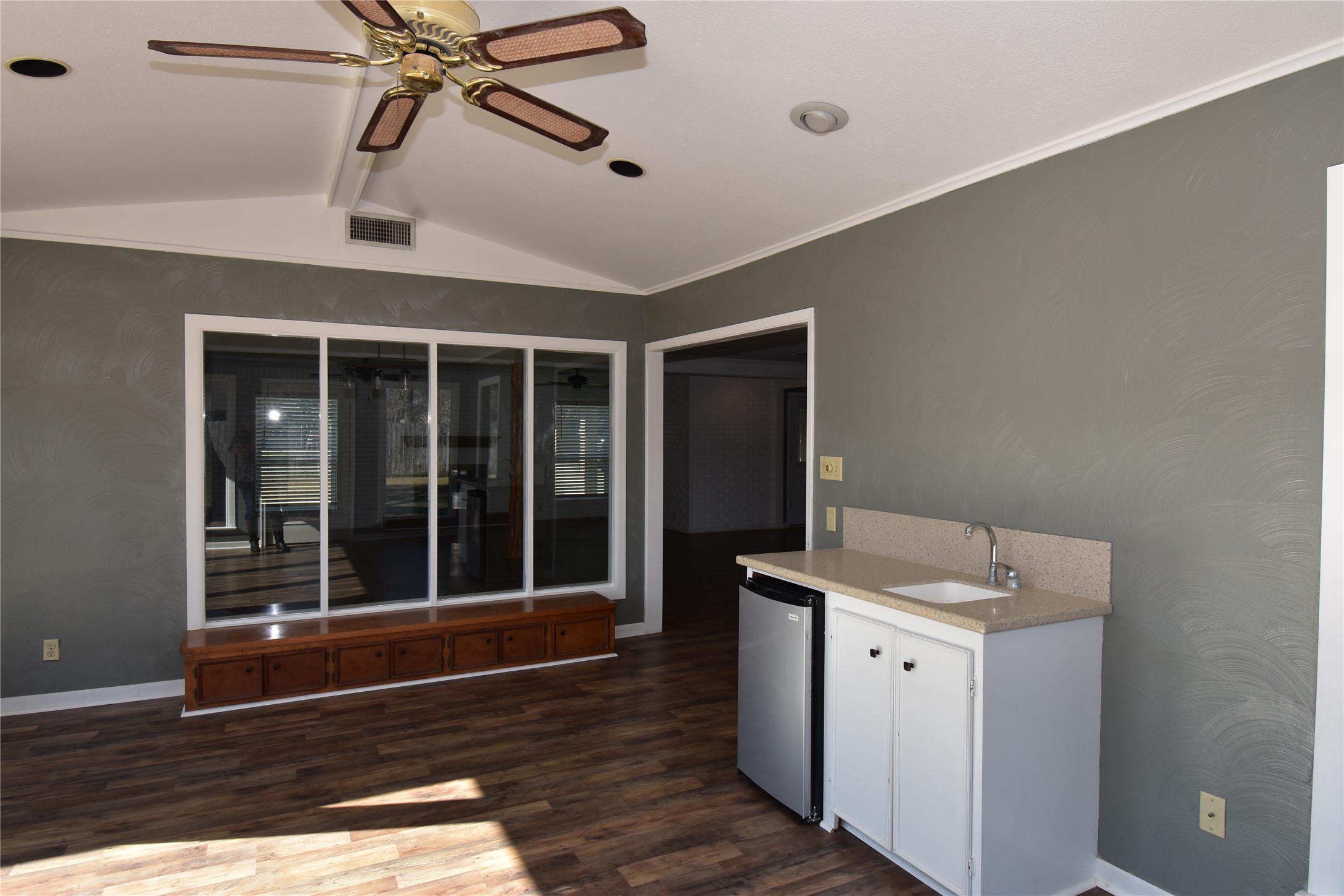 115 Neal Road Wharton, TX 77488 - Photo 24 of 45 SUNROOM