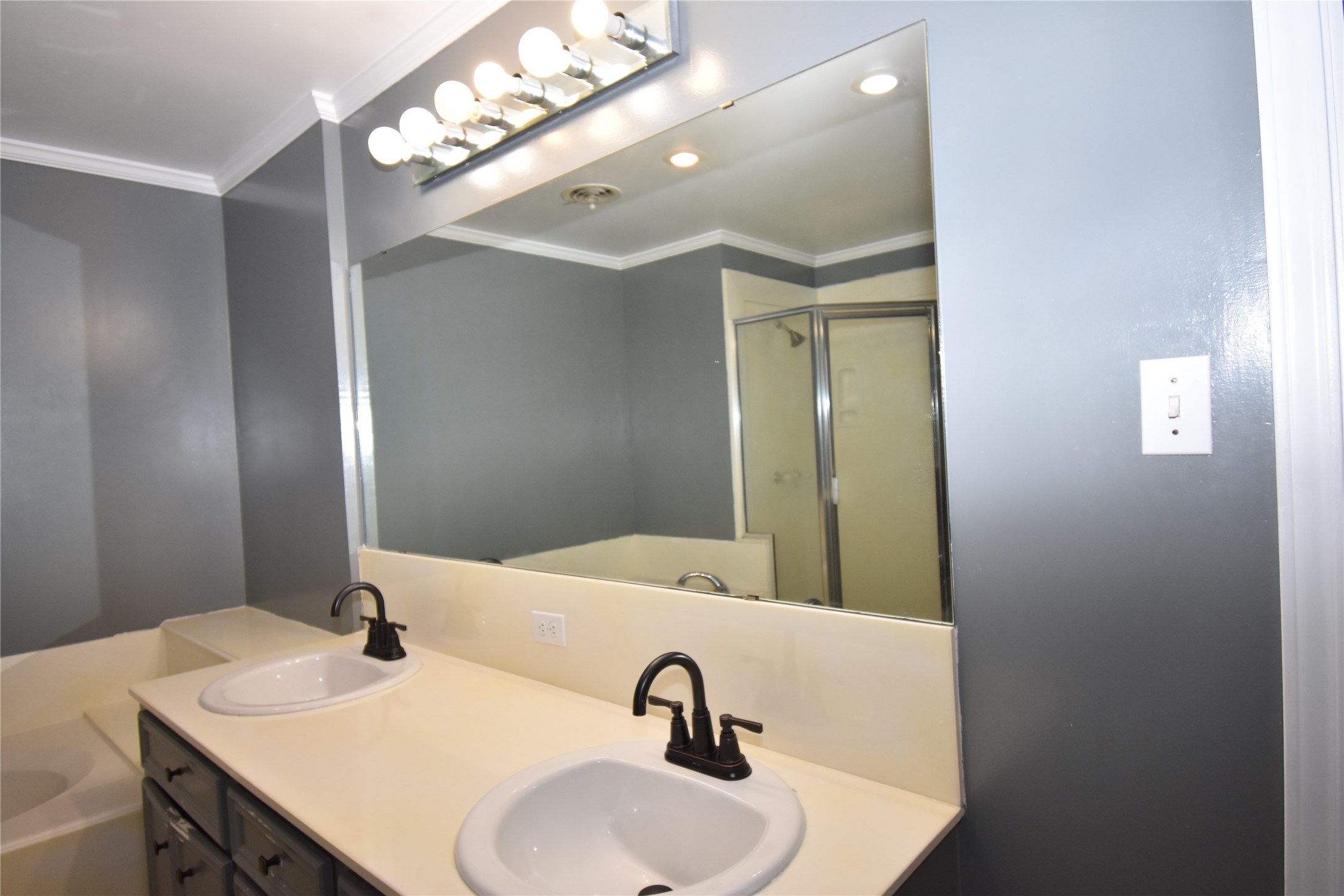 115 Neal Road Wharton, TX 77488 - Photo 31 of 45 PRIMARY BATH