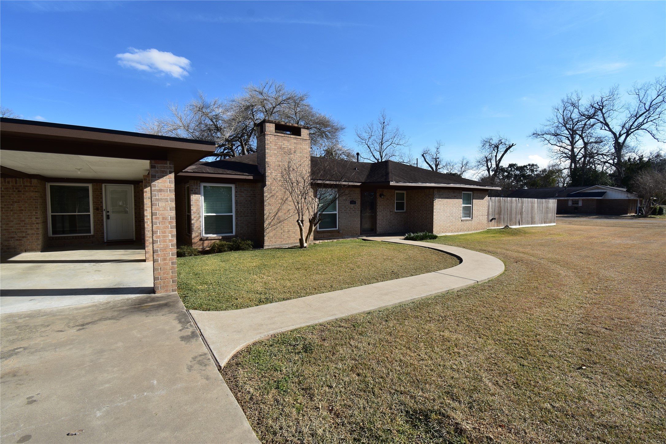 115 Neal Road Wharton, TX 77488 - Photo 6 of 45 SIDEWALK TO FRONT DOOR