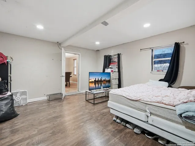 $330,000 | 17525 Benton City Road, Von Ormy, TX 78073