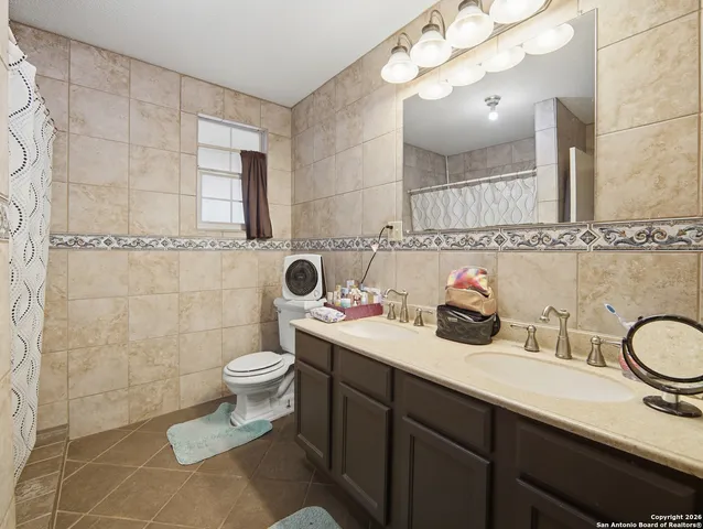 $330,000 | 17525 Benton City Road, Von Ormy, TX 78073