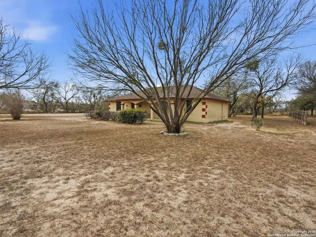 $330,000 | 17525 Benton City Road, Von Ormy, TX 78073
