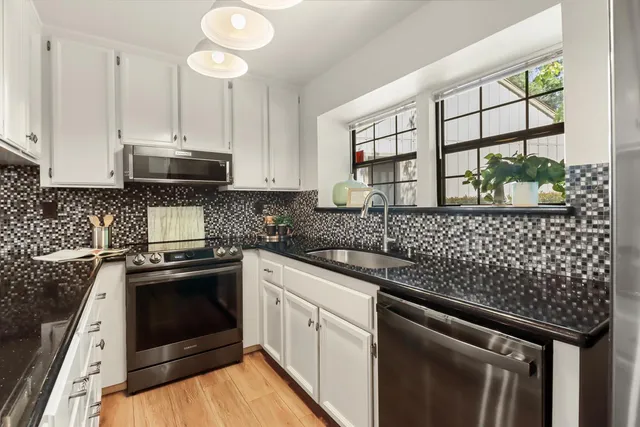 $349,000 | 3928 Park Cir Lane, Unit C, Carmichael, CA 95608