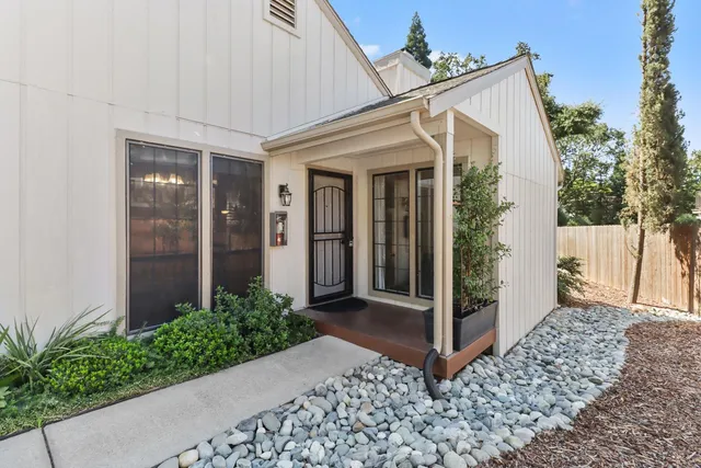 $349,000 | 3928 Park Cir Lane, Unit C, Carmichael, CA 95608