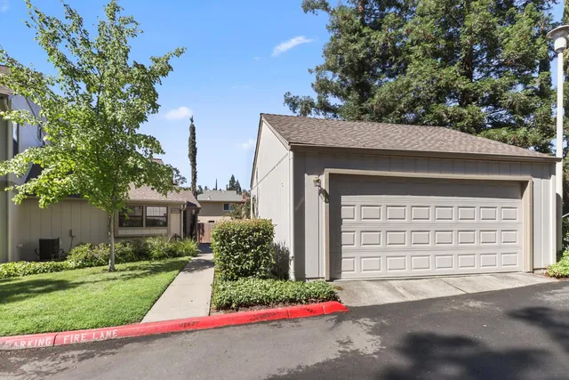 $349,000 | 3928 Park Cir Lane, Unit C, Carmichael, CA 95608