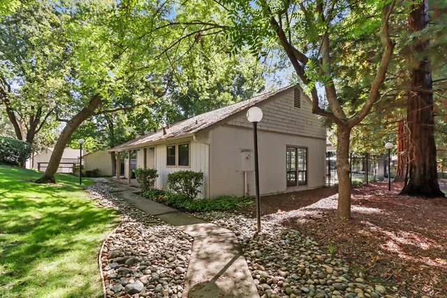 $349,000 | 3928 Park Cir Lane, Unit C, Carmichael, CA 95608