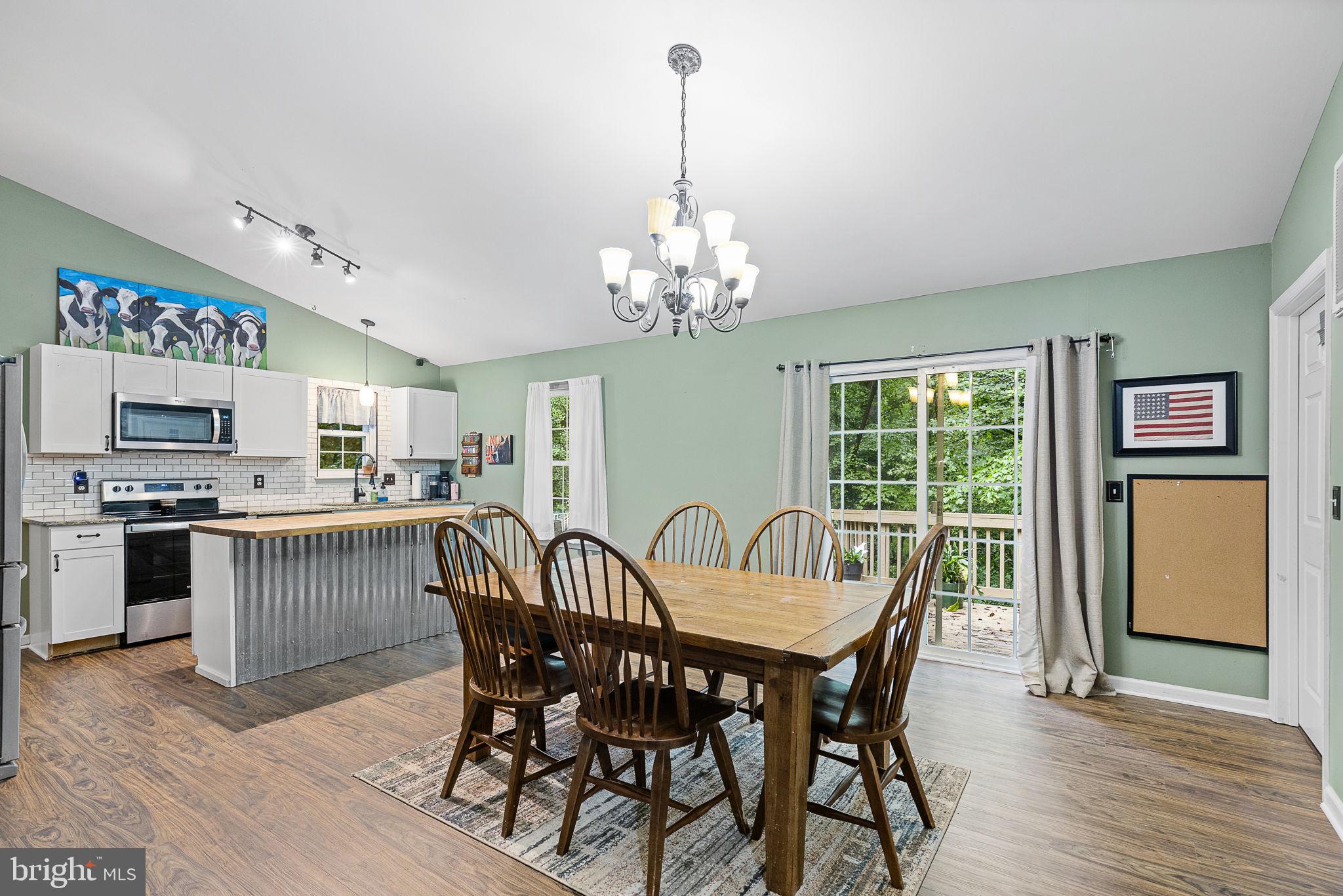 6199 Curtis Circle King George, VA 22485 - Photo 7 of 33 a dining room with furniture and window