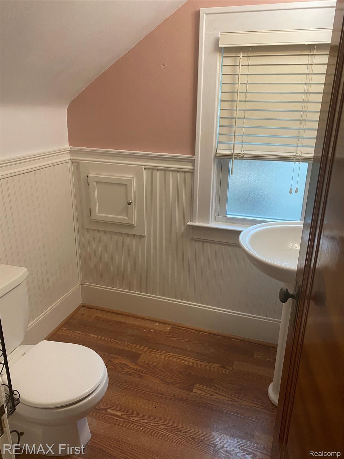 22797 Pleasant Avenue Eastpointe, MI 48021 - Photo 21 of 26 2A9AE0BB-2B1F-4DB9-8867-A0F181241BDD.jpeg