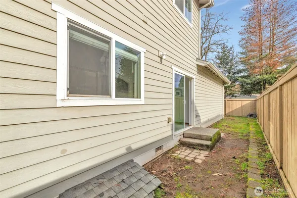 $2,795 | 713 3rd Avenue South, Kent, WA 98032