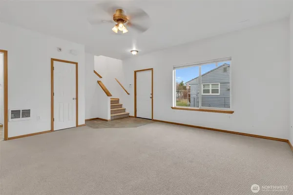$2,795 | 713 3rd Avenue South, Kent, WA 98032