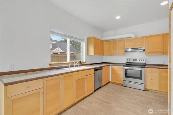 $2,795 | 713 3rd Avenue South, Kent, WA 98032