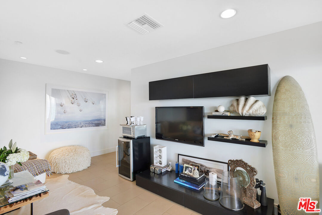 26502 Latigo Shore Drive Malibu, CA 90265 - Photo 16 of 32