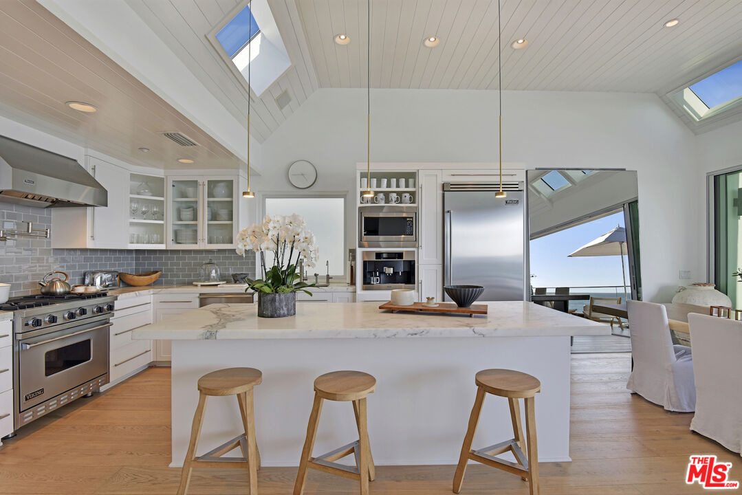 26502 Latigo Shore Drive Malibu, CA 90265 - Photo 5 of 32