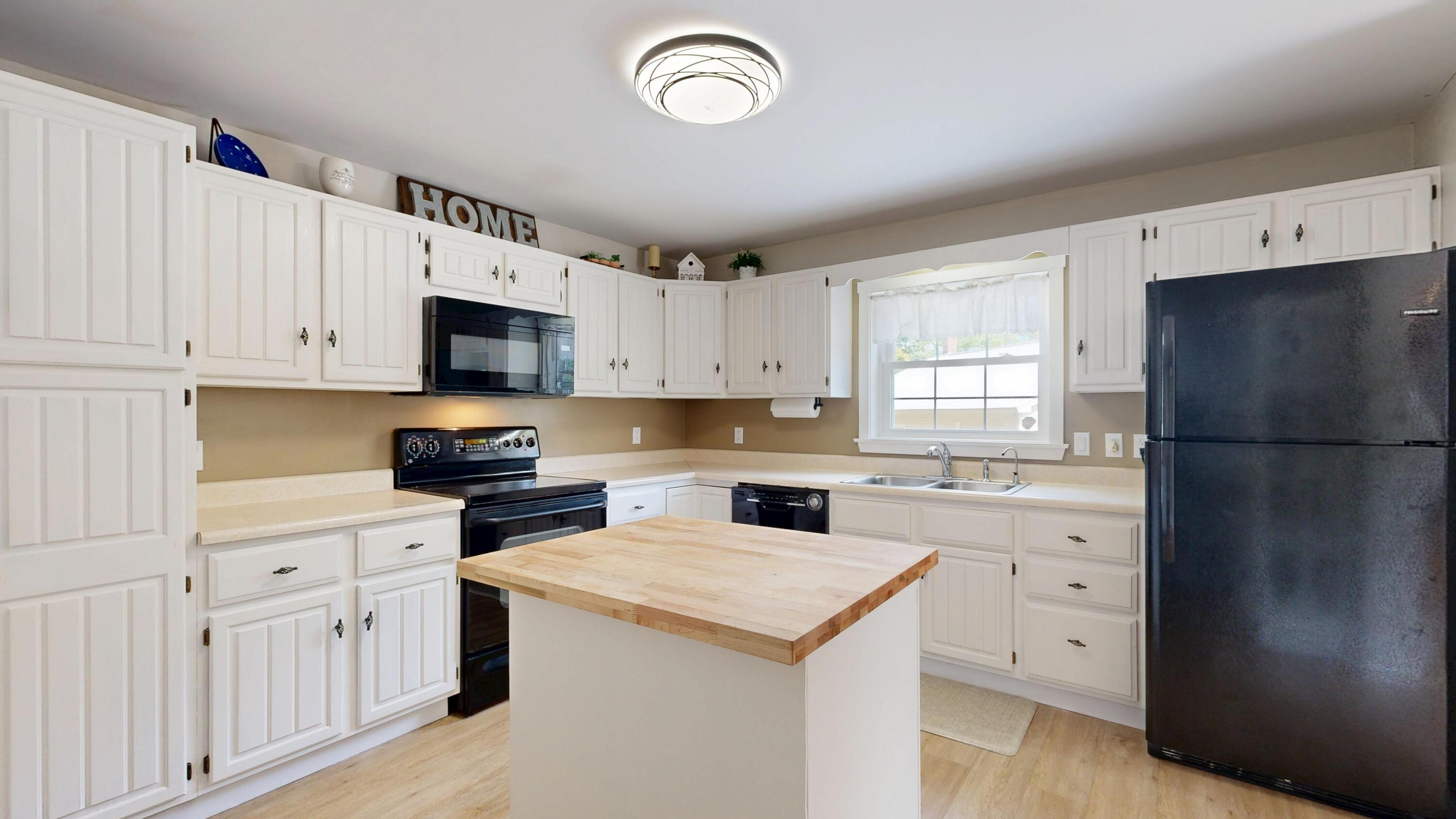 27 Greene Road Wales, ME 04280 - Photo 6 of 43 Kitchen