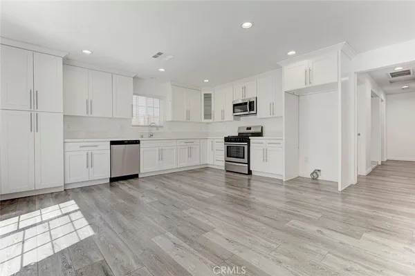 $1,299,000 | 7349 Etiwanda Avenue, Reseda, CA 91335