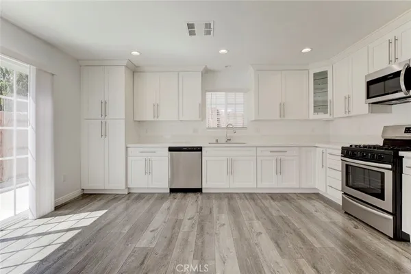 $1,299,000 | 7349 Etiwanda Avenue, Reseda, CA 91335
