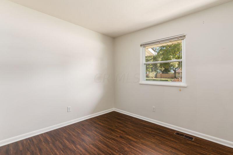 355 Flint Ridge Drive Columbus, OH 43230 - Photo 15 of 23 Bedroom 3
